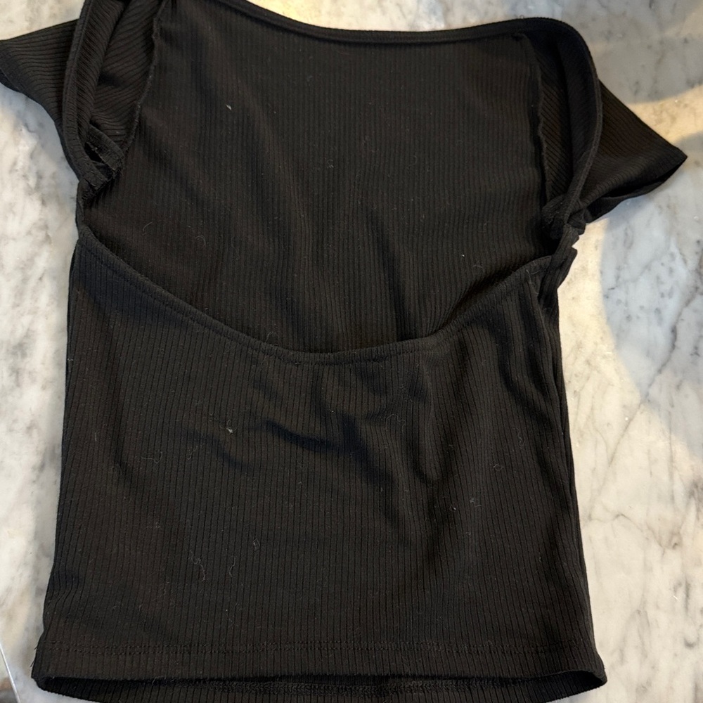 Urban Outfitters Black tee with low back. - Picture 5 of 5
